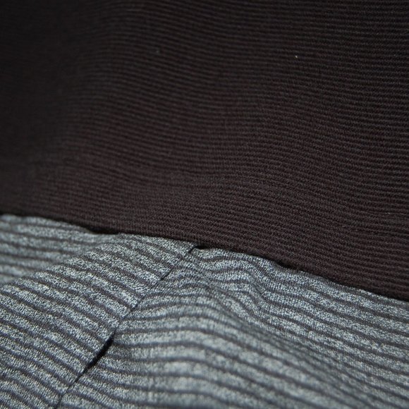 Tonic Active Hi Low Split Back Black and Gray Short Sleeve Small - Picture 6 of 9